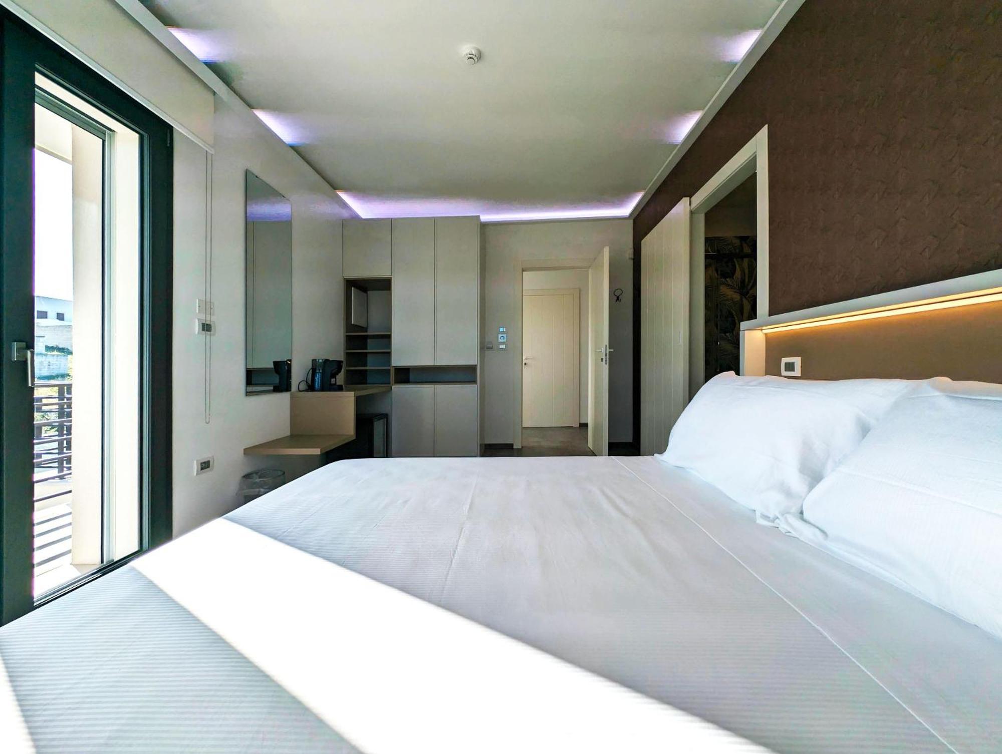 Alternative Relax Rooms By Oikia Vacanze Scorrano  Bagian luar foto