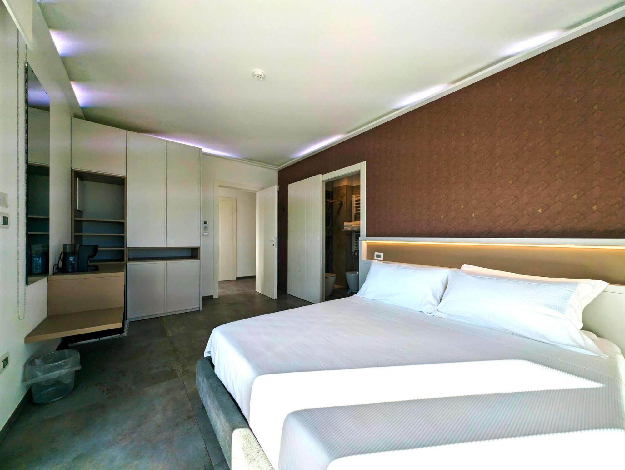 Alternative Relax Rooms By Oikia Vacanze Scorrano  Bagian luar foto